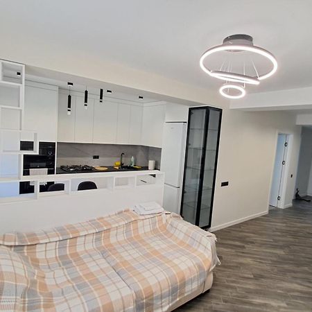 Аэропорт-Номера 24/24 . Apartman Kisinyov Kültér fotó