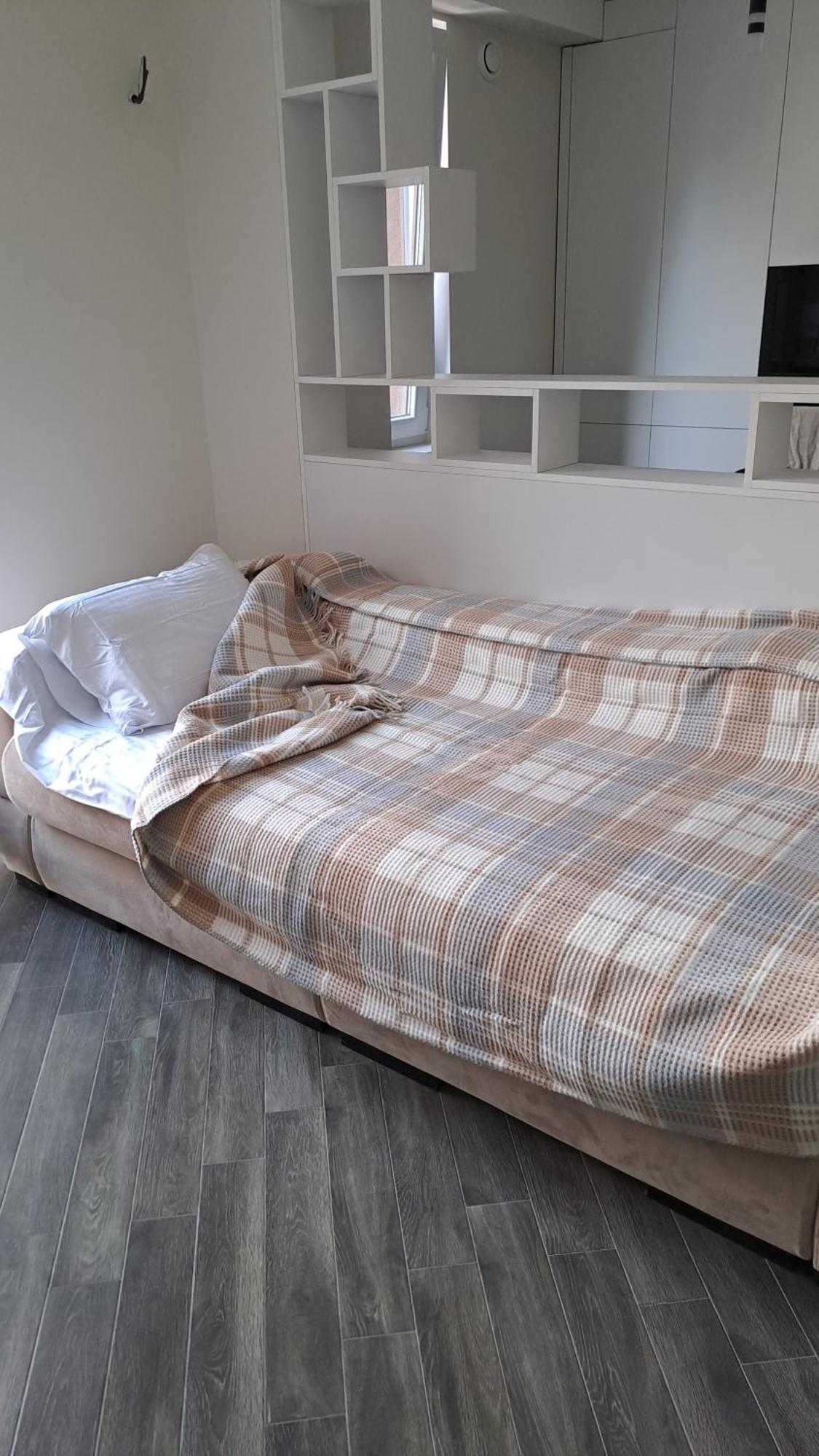 Аэропорт-Номера 24/24 . Apartman Kisinyov Kültér fotó