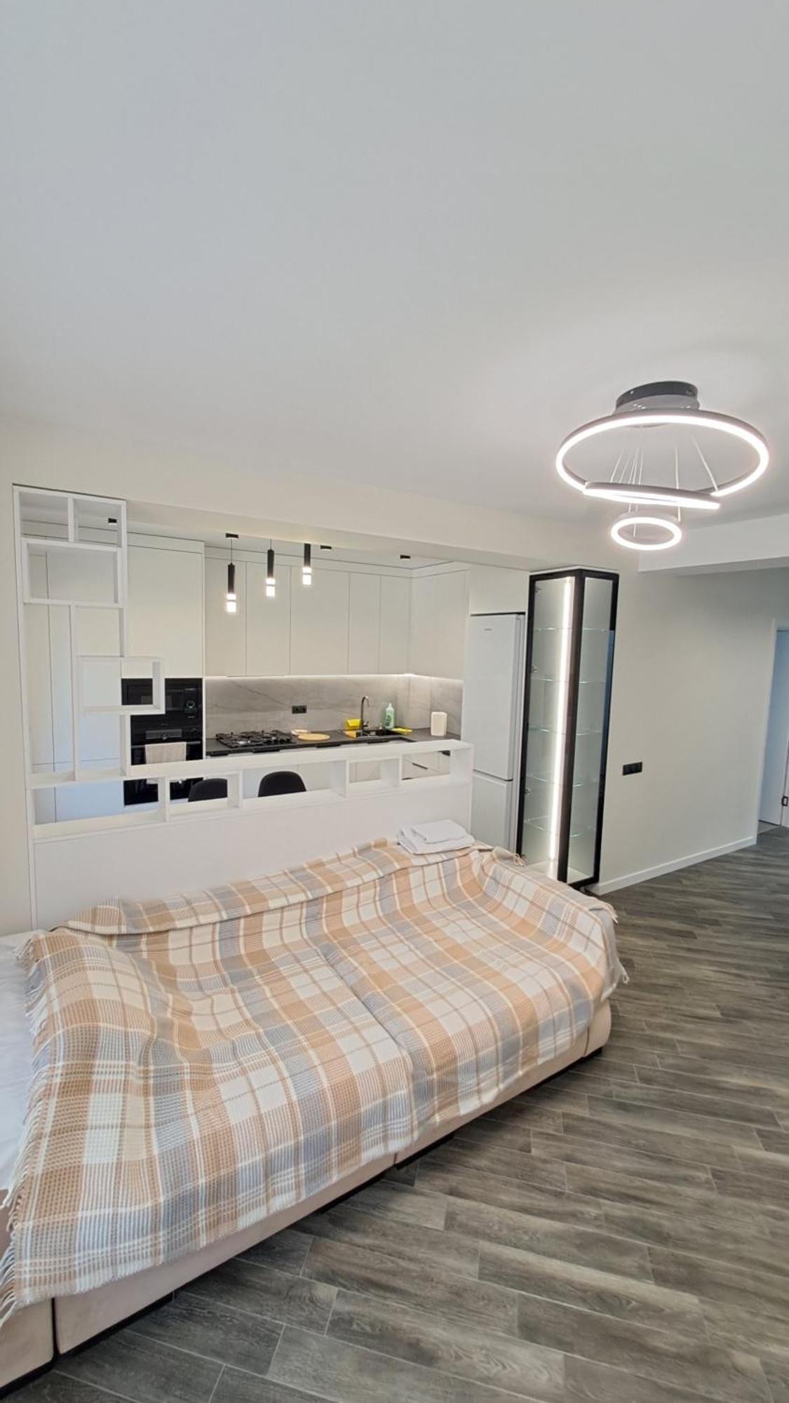 Аэропорт-Номера 24/24 . Apartman Kisinyov Kültér fotó