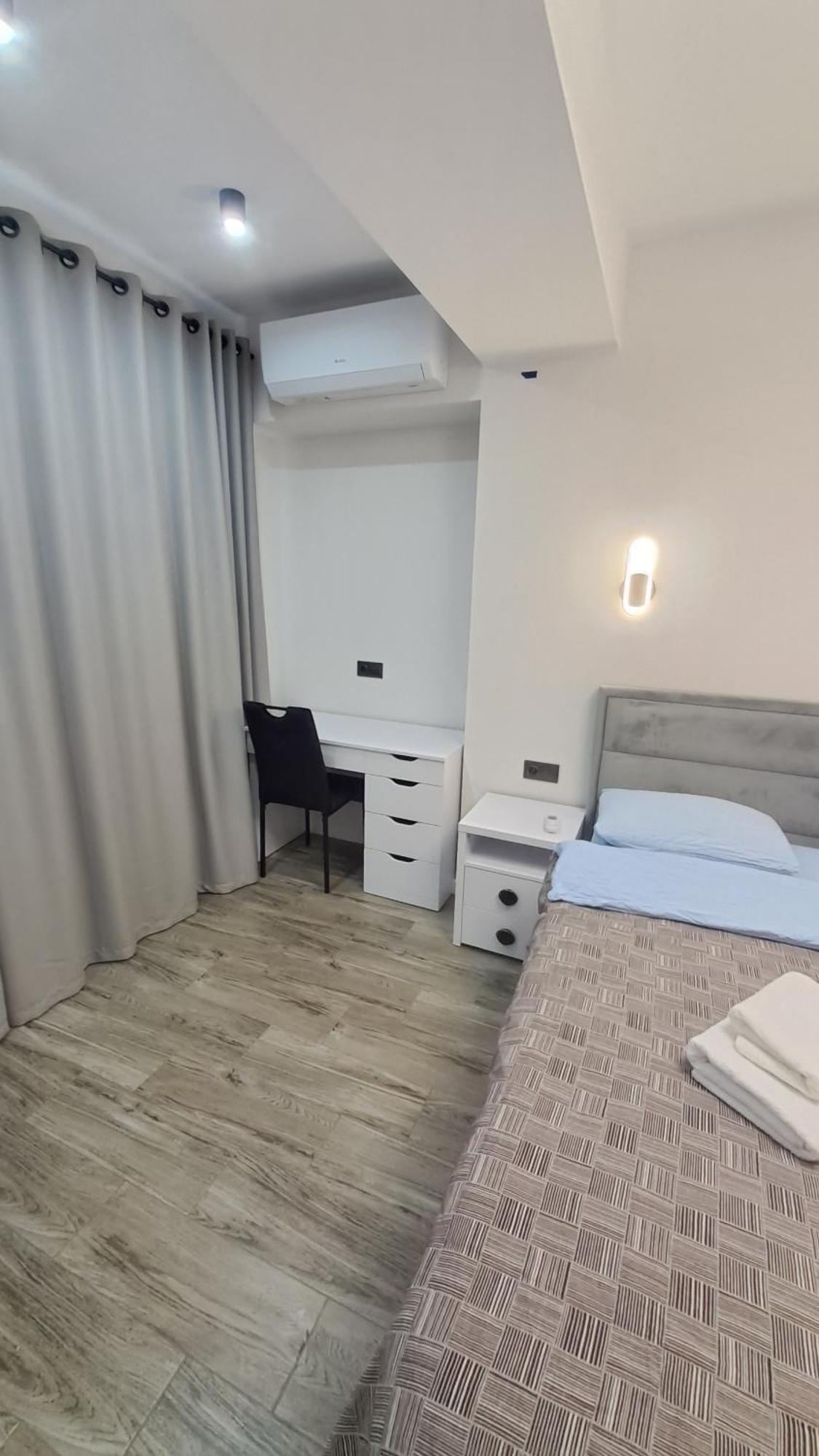 Аэропорт-Номера 24/24 . Apartman Kisinyov Kültér fotó
