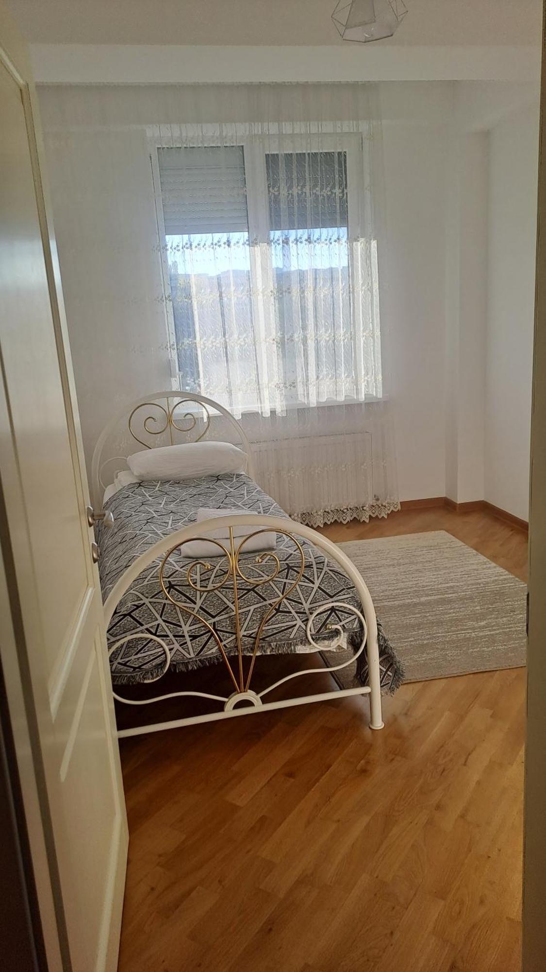 Аэропорт-Номера 24/24 . Apartman Kisinyov Szoba fotó